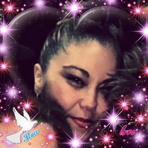 Meet your Posher, Naida